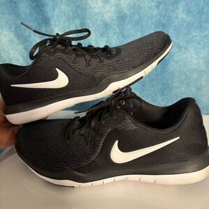Nike Supreme TR6 Sneakers - Black and White - Women’s US 10